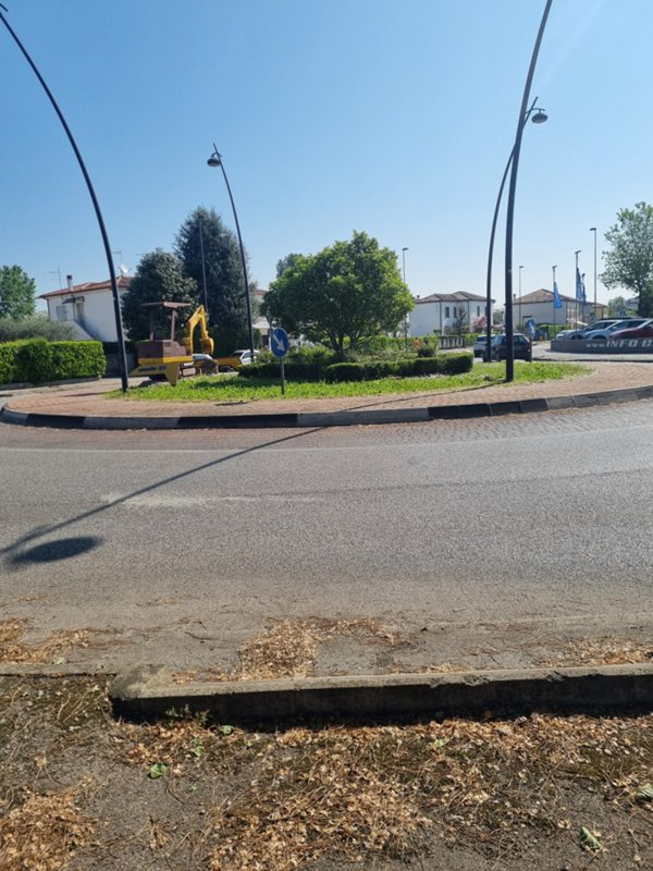 locale commerciale in vendita ad Este