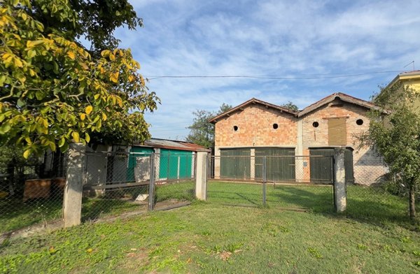 locale di sgombero in vendita ad Este