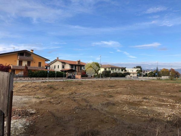 terreno edificabile in vendita a Fontaniva