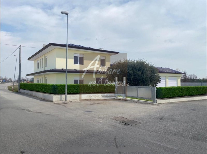 casa indipendente in vendita a Fontaniva