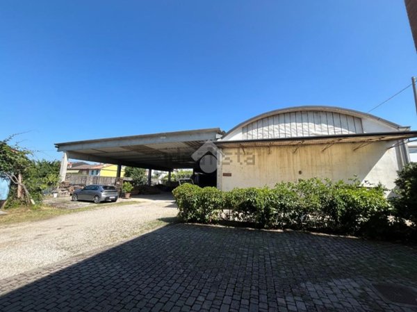 capannone in vendita a Fontaniva