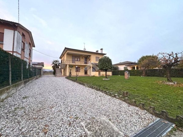 casa indipendente in vendita a Fontaniva