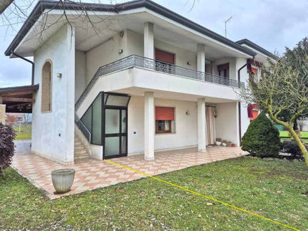 casa indipendente in vendita a Fontaniva