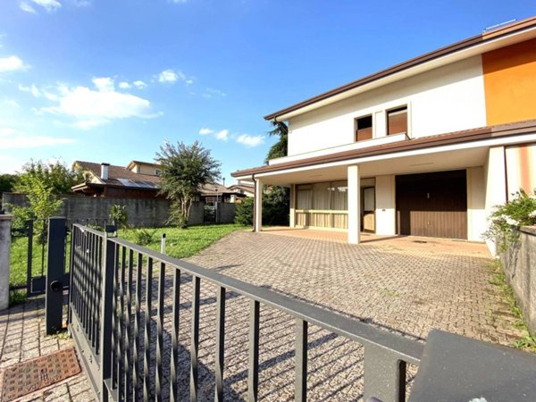 casa indipendente in vendita a Fontaniva