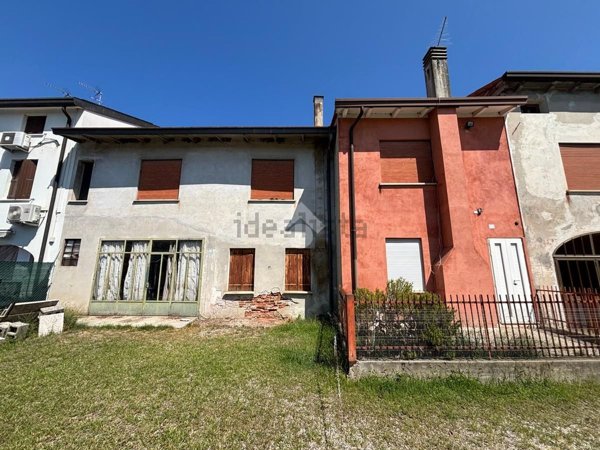 quadrivano in vendita a Fontaniva in zona Fratta