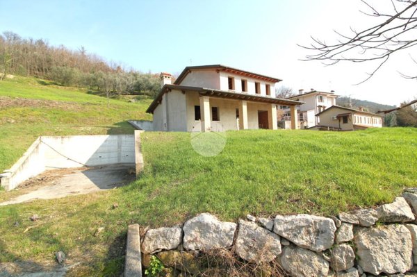 casa indipendente in vendita a Galzignano Terme