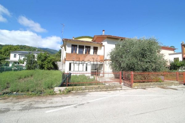 casa indipendente in vendita a Galzignano Terme