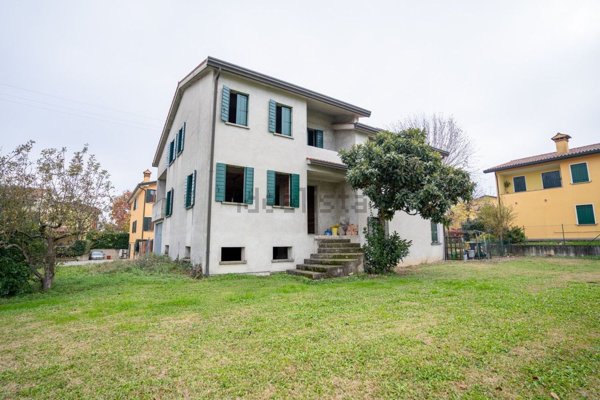 casa indipendente in vendita a Galzignano Terme in zona Valsanzibio