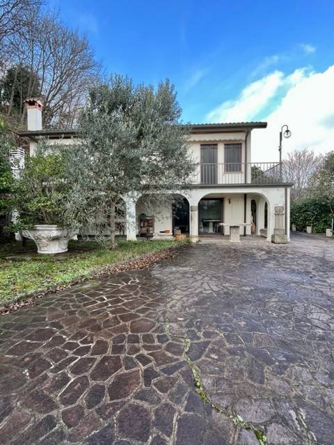 casa indipendente in vendita a Galzignano Terme in zona Valsanzibio