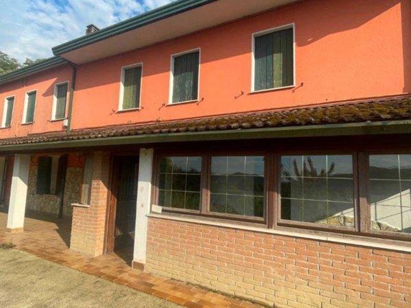 casa indipendente in vendita a Galzignano Terme in zona Valsanzibio