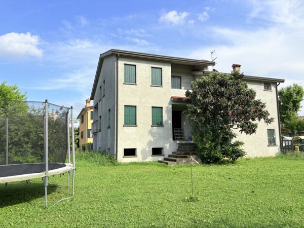 casa indipendente in vendita a Galzignano Terme in zona Valsanzibio