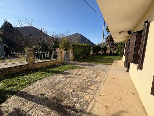 casa indipendente in vendita a Galzignano Terme in zona Valsanzibio