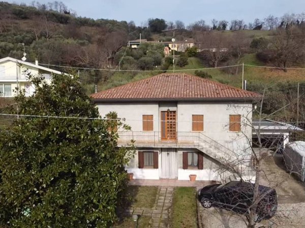 casa indipendente in vendita a Galzignano Terme in zona Valsanzibio