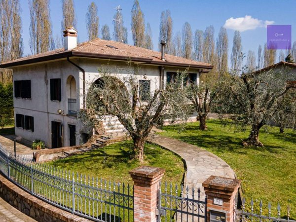 casa indipendente in vendita a Galzignano Terme in zona Valsanzibio
