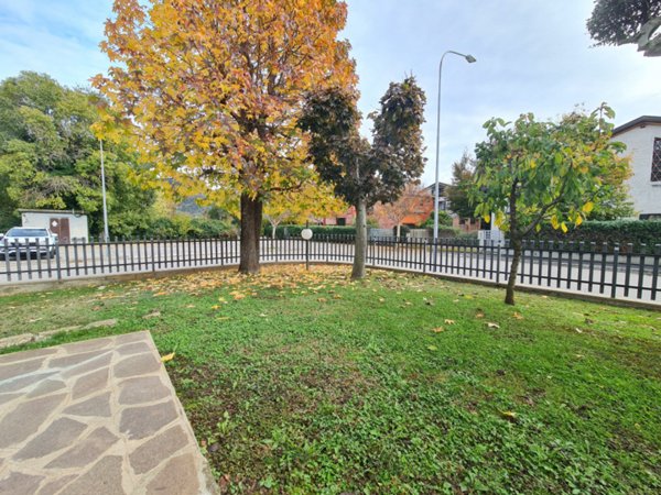 casa indipendente in vendita a Galzignano Terme in zona Grottarole