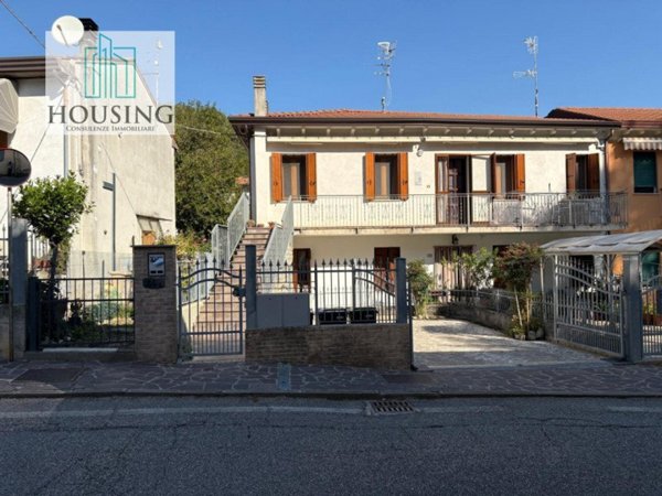 casa indipendente in vendita a Galzignano Terme in zona Grottarole