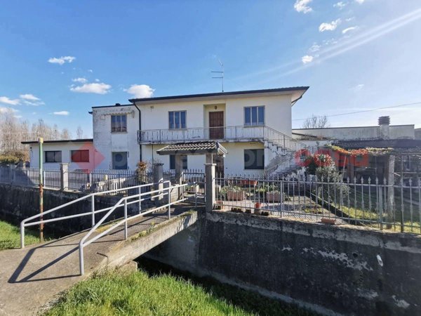 casa indipendente in vendita a Gazzo