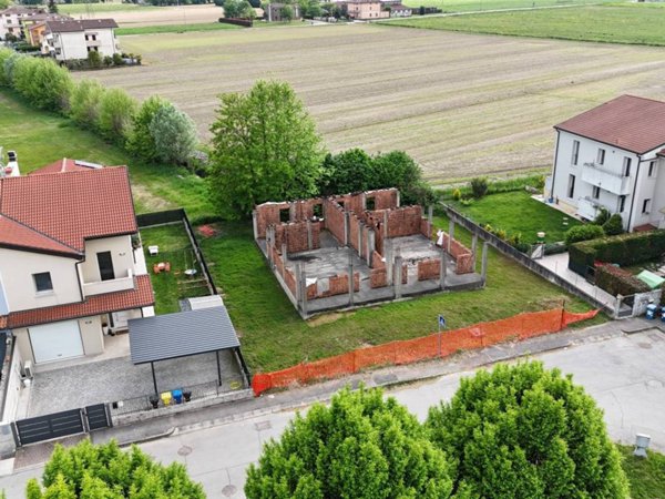 casa indipendente in vendita a Gazzo in zona Grossa