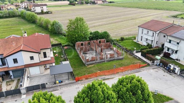 casa indipendente in vendita a Gazzo in zona Grossa
