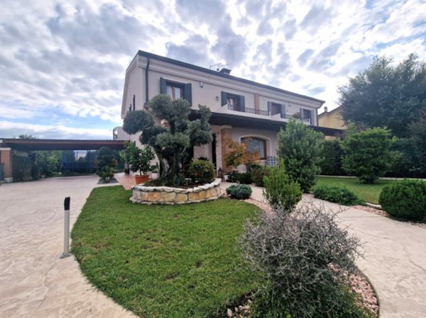 casa indipendente in vendita a Gazzo