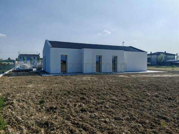 casa indipendente in vendita a Grantorto