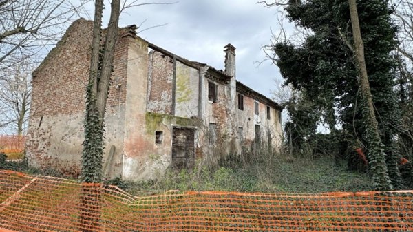 villa in vendita a Granze in zona Savellon