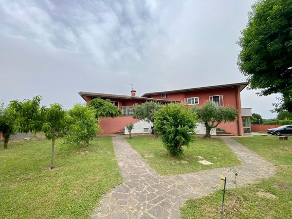 casa indipendente in vendita a Granze