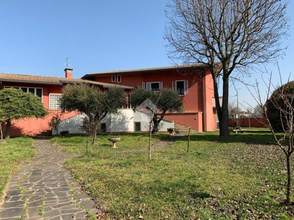 casa indipendente in vendita a Granze