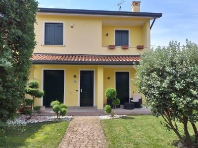 casa indipendente in vendita a Granze