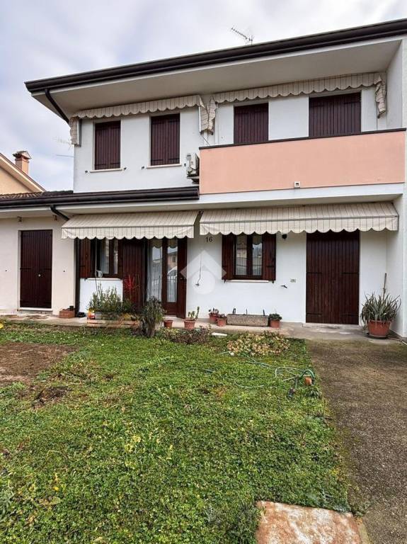 casa indipendente in vendita a Granze in zona Savellon