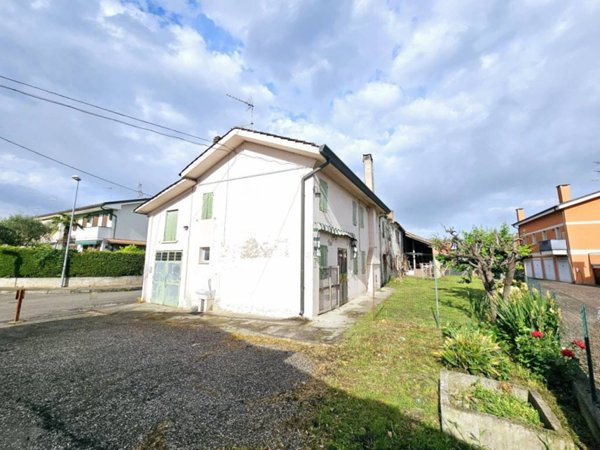 casa indipendente in vendita a Granze