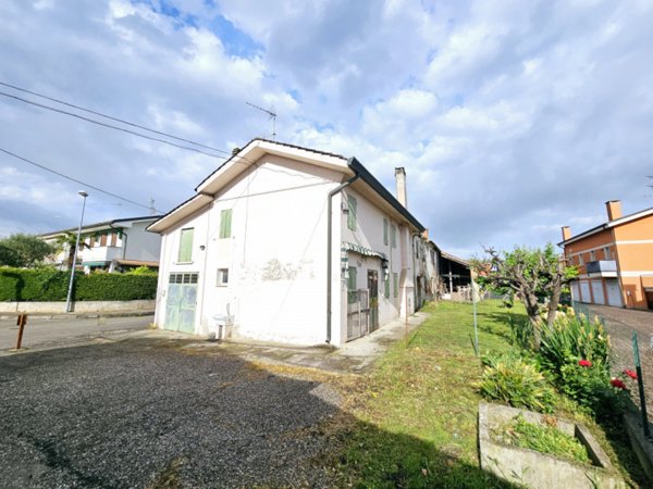 casa indipendente in vendita a Granze