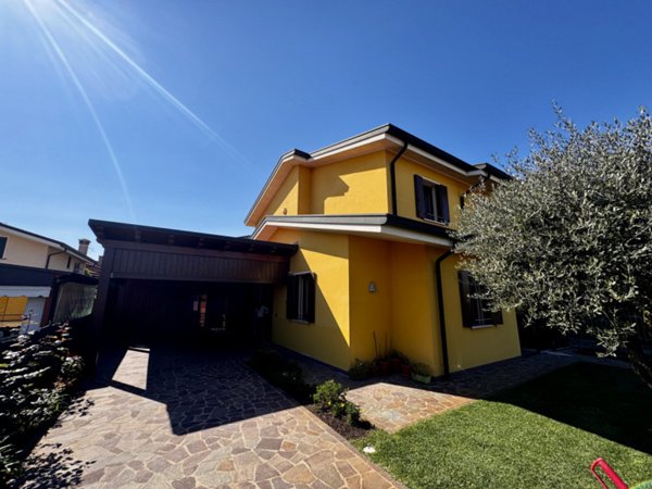 casa indipendente in vendita a Granze in zona Savellon