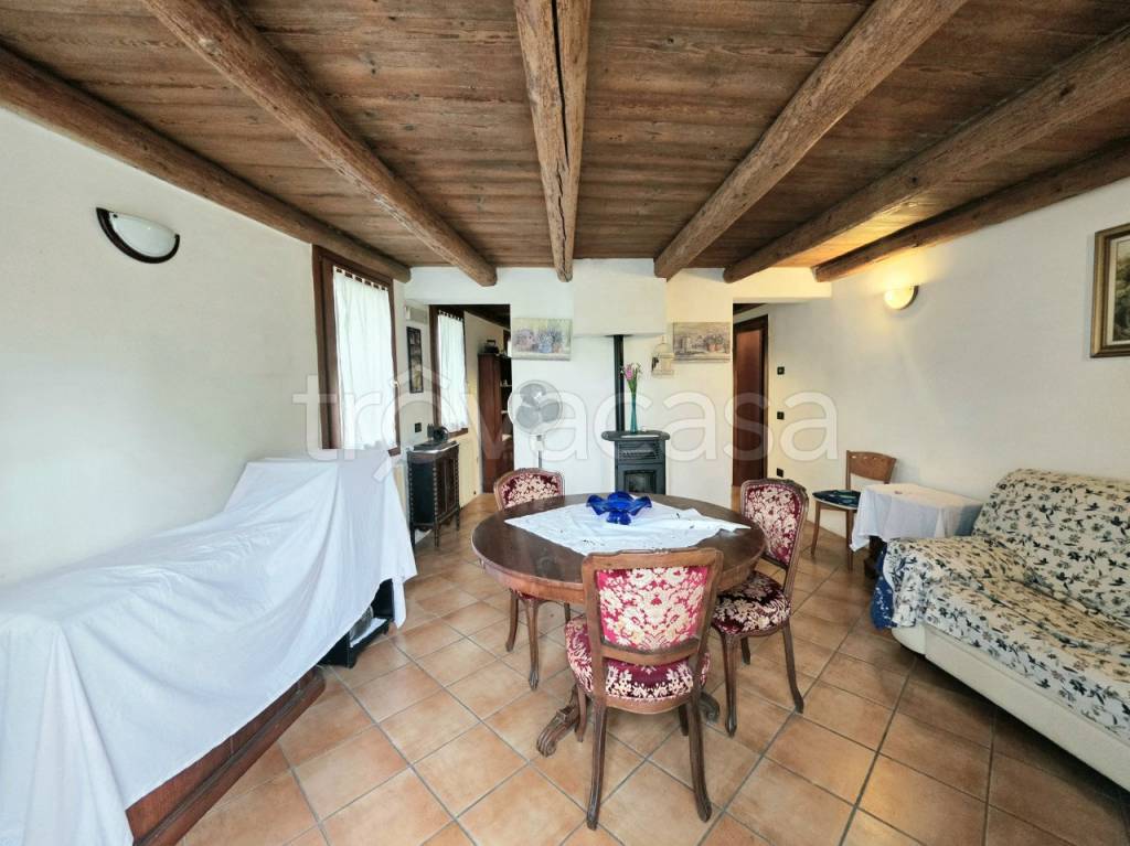 casa indipendente in vendita a Granze in zona Savellon