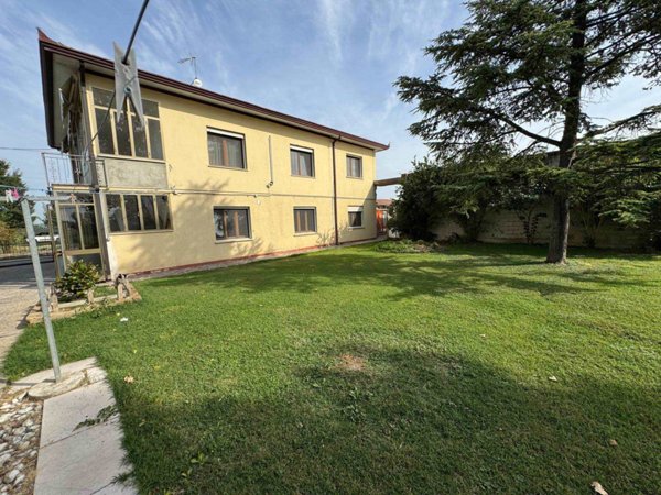 casa indipendente in vendita a Granze in zona Savellon