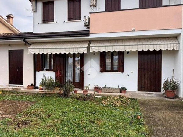 casa indipendente in vendita a Granze in zona Savellon