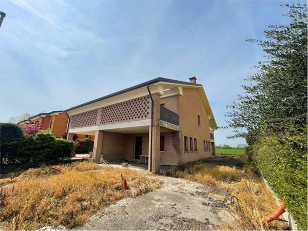 casa indipendente in vendita a Legnaro