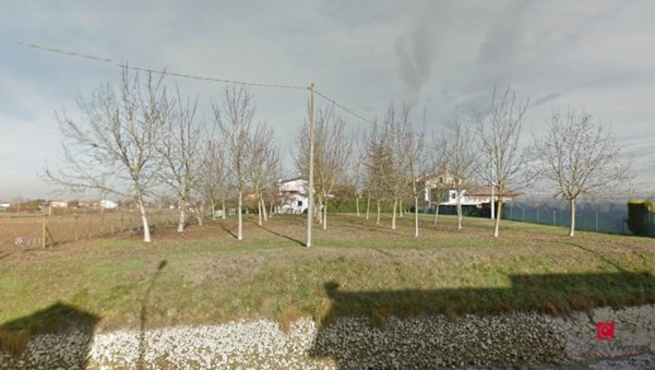 terreno edificabile in vendita a Legnaro in zona Volparo