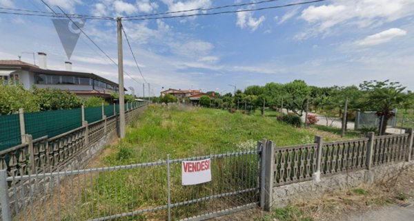 terreno edificabile in vendita a Legnaro