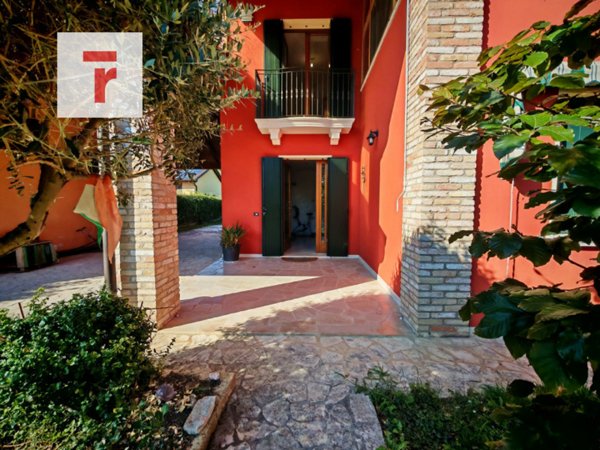 casa indipendente in vendita a Legnaro