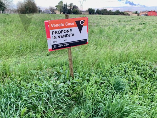 terreno edificabile in vendita a Legnaro