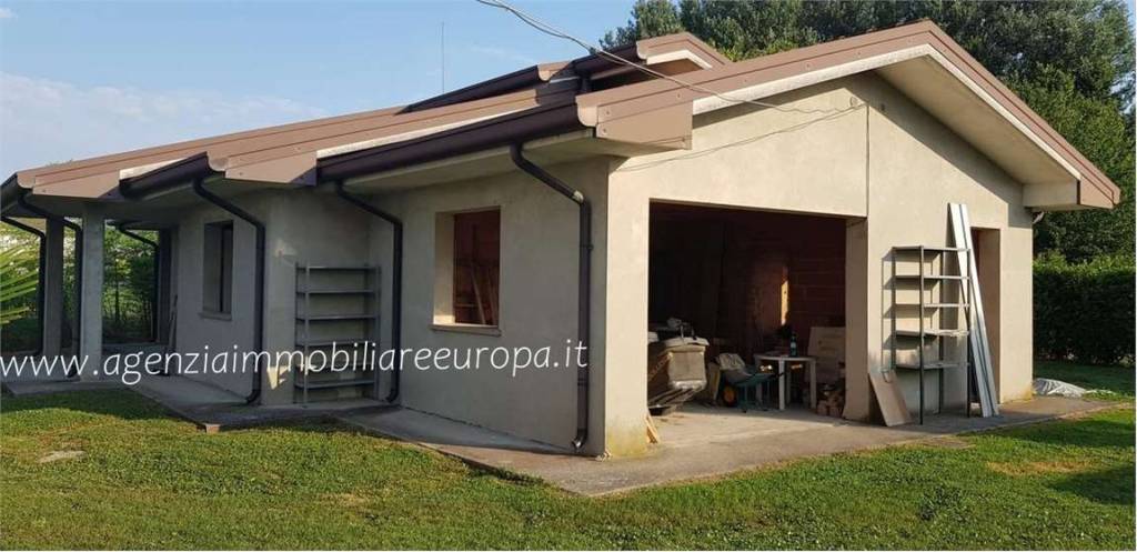casa indipendente in vendita a Legnaro