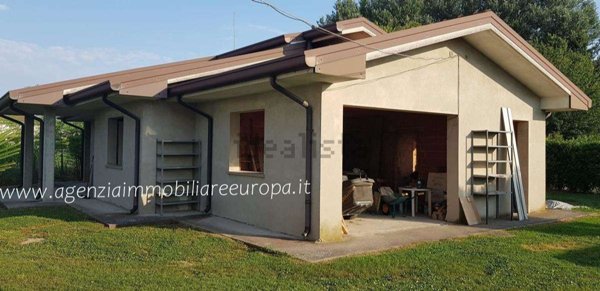 casa indipendente in vendita a Legnaro