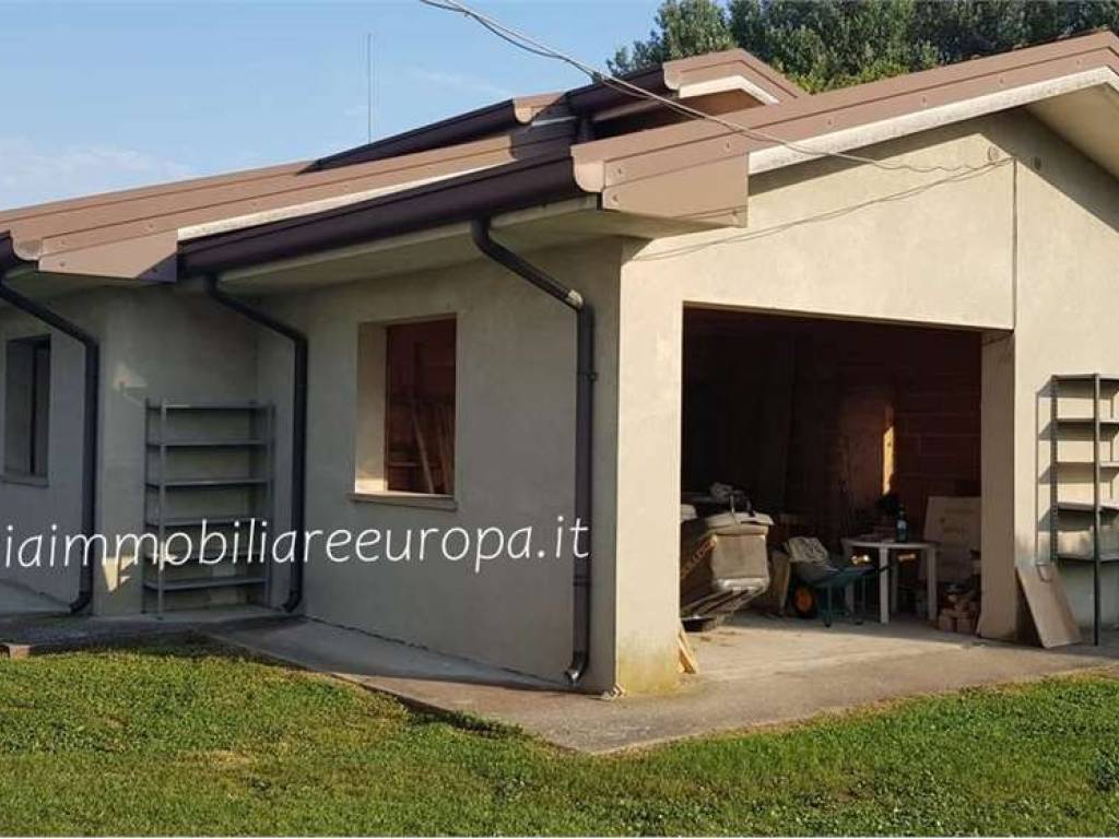 casa indipendente in vendita a Legnaro