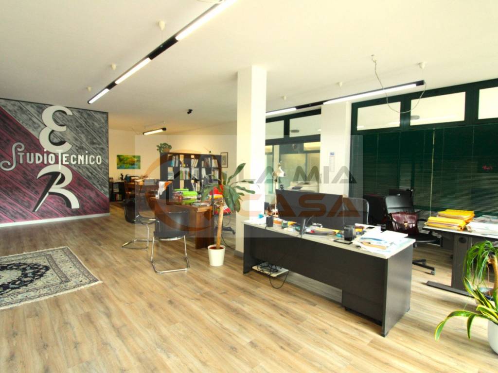 ufficio in vendita a Legnaro