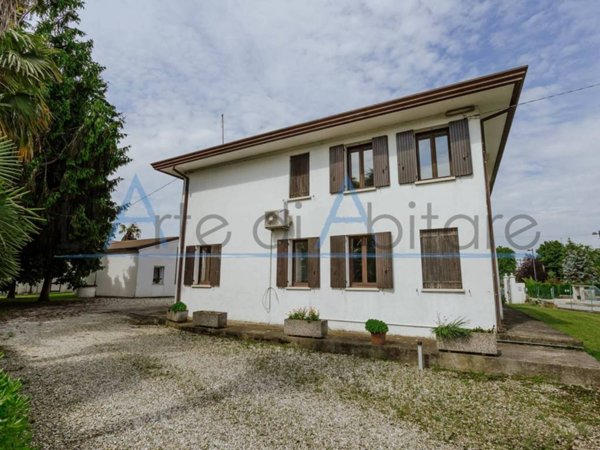 casa indipendente in vendita a Legnaro