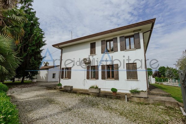 casa indipendente in vendita a Legnaro