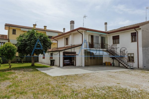 casa indipendente in vendita a Legnaro
