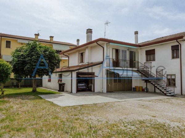 casa indipendente in vendita a Legnaro