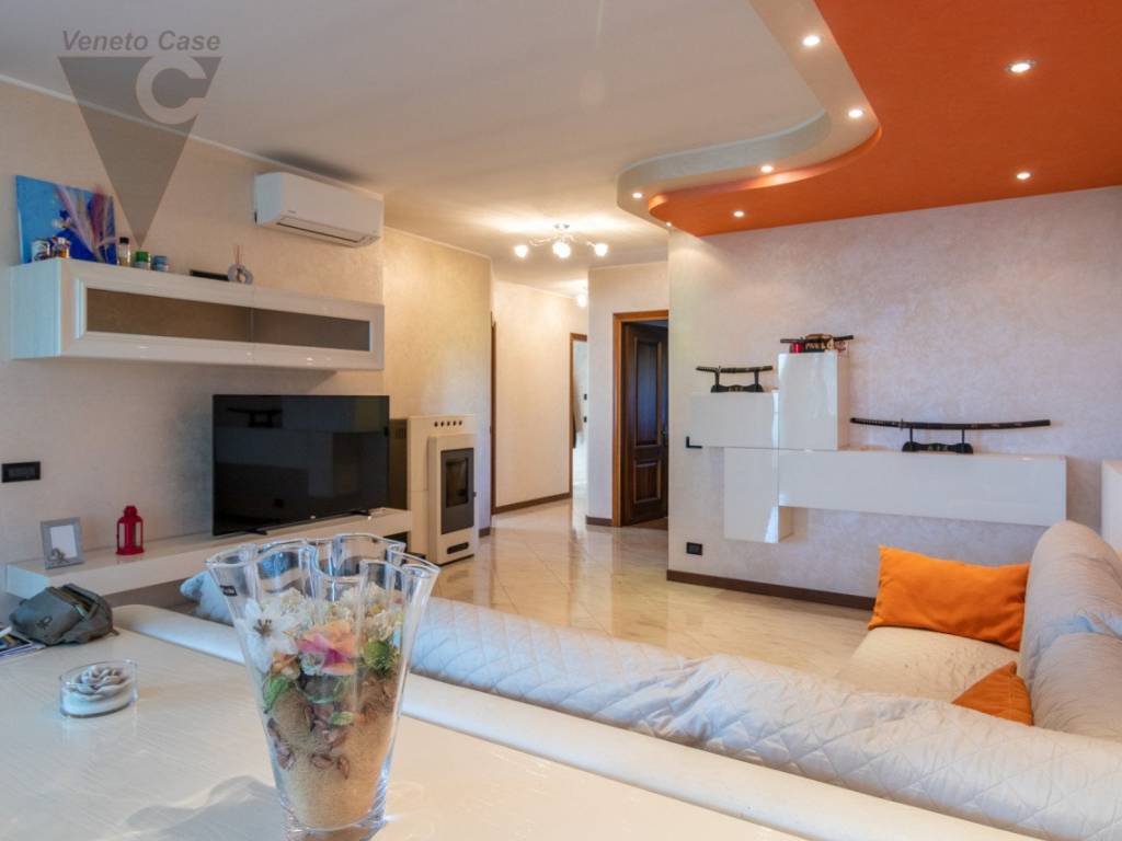casa indipendente in vendita a Legnaro in zona Volparo